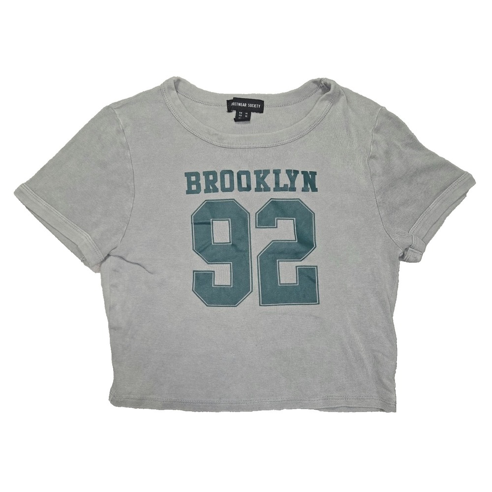 Streetwear Society Brooklyn 92 Gray Ribbed Knit Graphic Crop Top T-Shirt Size M